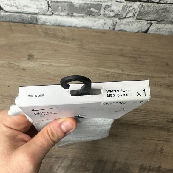 NWT Nike Unisex Spark Dri-FIT Lightweight Running Ankle Socks White Size Medium - Picture 5 of 10